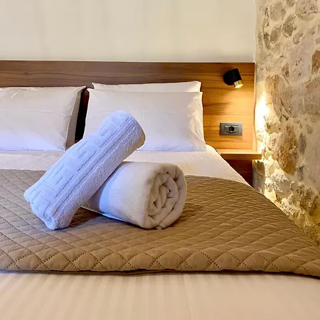 Serenity Stone House, A Blissful Retreat *