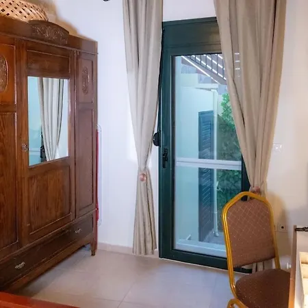 Serenity Stone House, A Blissful Retreat Apartment